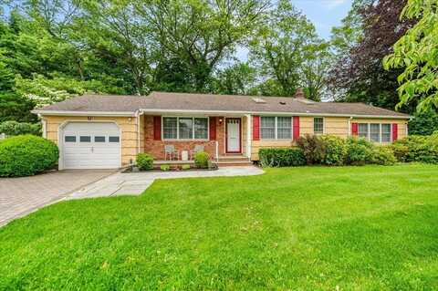 19 Daywood Court, East Northport, NY 11731