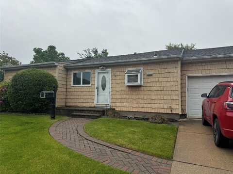 39 charlotte place, Plainview, NY 11803