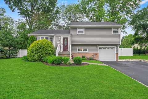 117 S Nauraushaun Road, Pearl River, NY 10965