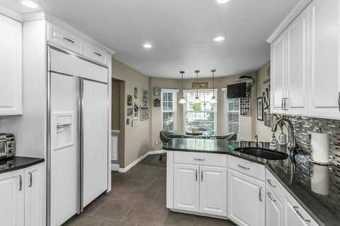 147 The Knoll, Syosset, NY 11791