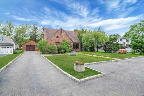 280 Kensington Avenue, Bayport, NY 11705