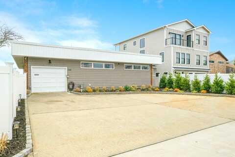 200 Block Lane, Island Park, NY 11558