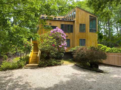 65 Wildwood Road, Sag Harbor, NY 11963