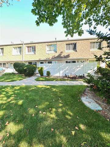 154 Storm Drive, Holtsville, NY 11742