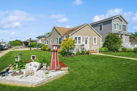 203 E Shore Road, Lindenhurst, NY 11757