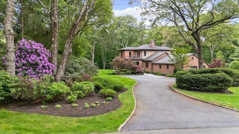 1039 Friendly Road, Upper Brookville, NY 11771