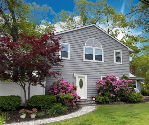 1 Roberta Street, East Patchogue, NY 11772