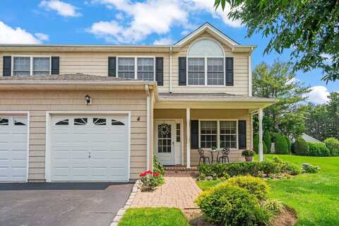 4 Chimay Court, Huntington Station, NY 11746