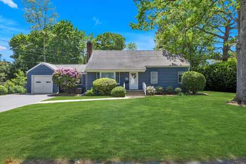 411 8th Avenue, East Northport, NY 11731