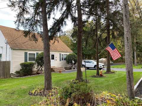 69 Main Avenue, Centereach, NY 11720