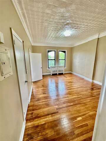 16 W 1st Street, Mount Vernon, NY 10550