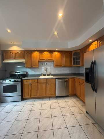 71-05 69 Place, Glendale, NY 11385