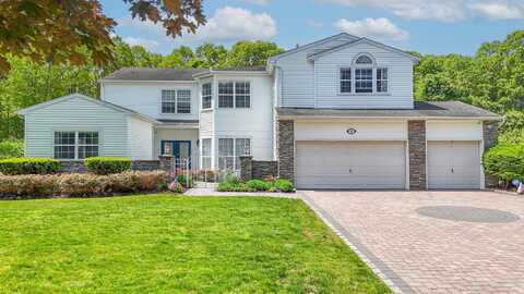 8 Wisteria Lane, Lake Grove, NY 11755