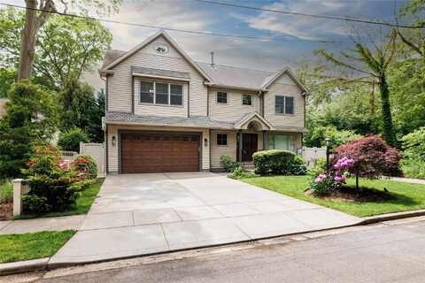 22 Commonwealth Avenue, Massapequa, NY 11758