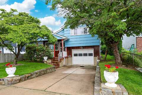 6 Pequot Avenue, Port Washington, NY 11050
