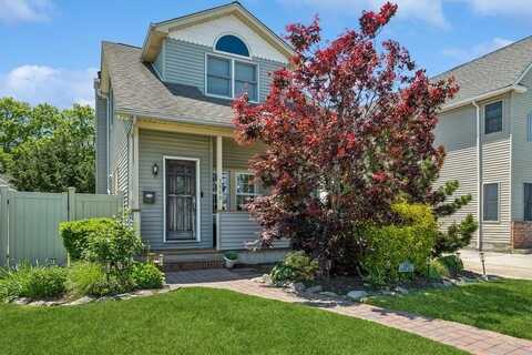 2660 Rosebud Avenue, Merrick, NY 11566