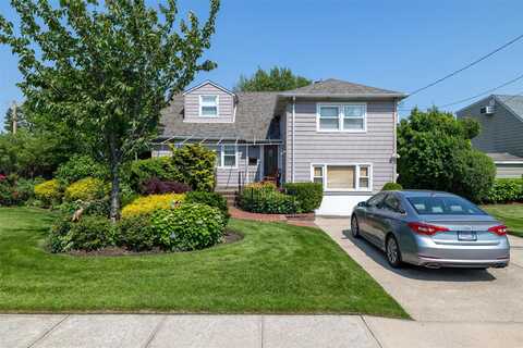 154 Madison Avenue, Island Park, NY 11558
