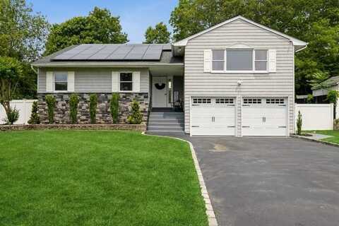 18 Robin Lane, Kings Park, NY 11754