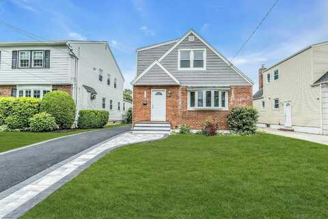 193 Beech Street, Floral Park, NY 11001