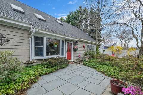 9 Jewel Drive, Holtsville, NY 11742