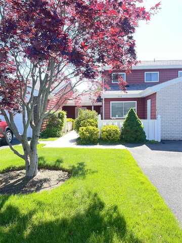 206 Flair Court E, Saint James, NY 11780
