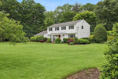 2 Shady Meadow Lane, Syosset, NY 11791