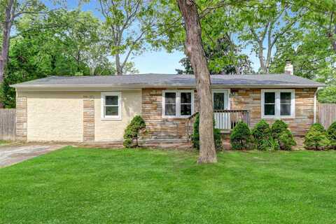 68 Broadway, Mastic, NY 11950