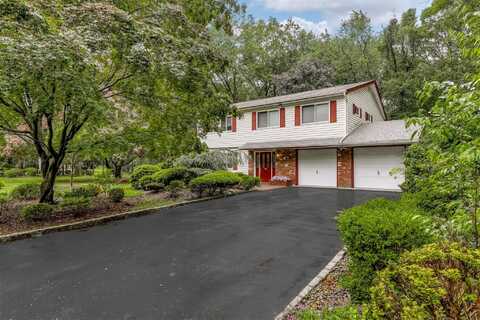 4 Wendover Lane, Suffern, NY 10901