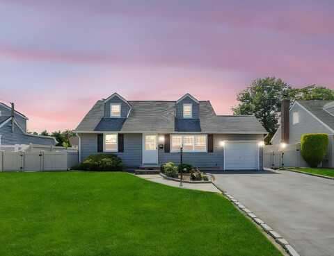 2284 Oxford Street, East Meadow, NY 11554