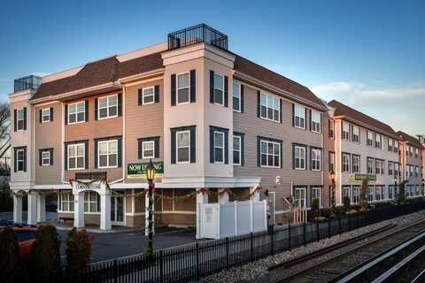 40 Elizabeth Street, Farmingdale, NY 11735