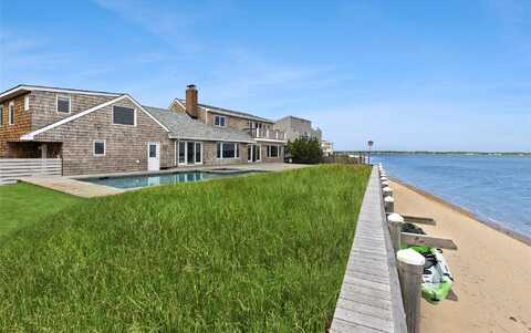 10 Barrett Drive, Hampton Bays, NY 11946