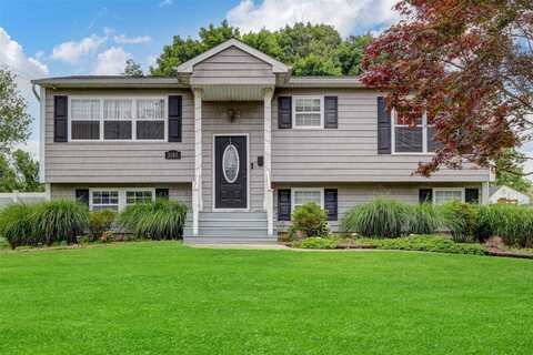 3103 New London Avenue, Medford, NY 11763