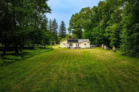 346 Stone School House Road, Bloomingburg, NY 12721