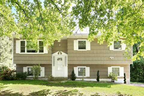 4 Apollo Court, Nanuet, NY 10954