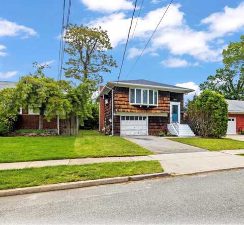 23 Cherokee Street, Massapequa, NY 11758