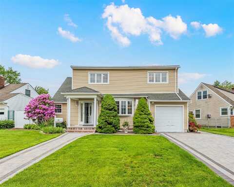 29 Underhill Avenue, Syosset, NY 11791