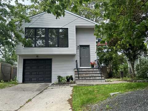 31 Whitestone Road, Sound Beach, NY 11789