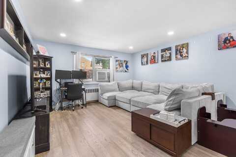2 Cascade Ter, Yonkers, NY 10703