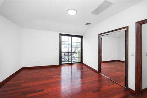 6339 136th Street, Flushing, NY 11367