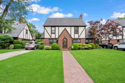 107 Wickham Road, Garden City, NY 11530