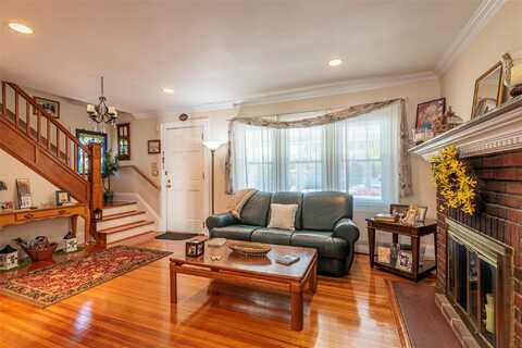 138 Oceanview Road, East Rockaway, NY 11518