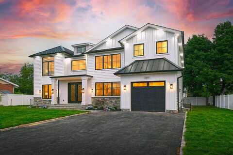 7 Westchester Avenue, Jericho, NY 11753