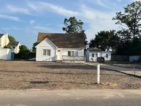 undefined, Shirley, NY 11951