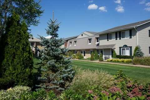 94 Moonlight Walk, Holbrook, NY 11741