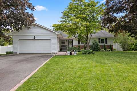18 Chivalry Lane, Nesconset, NY 11767