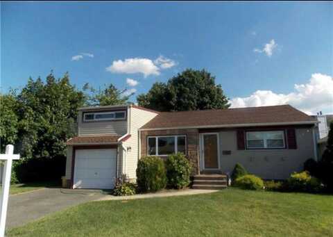 8 Tobias Street, Hicksville, NY 11801