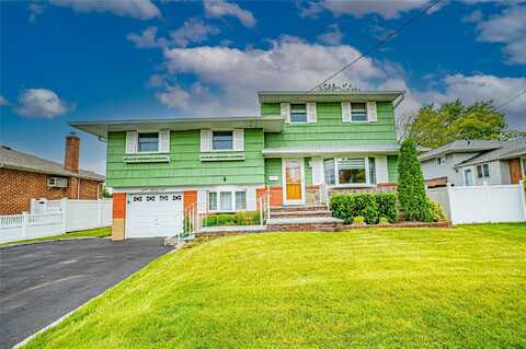 28 Chance Street, Hicksville, NY 11801