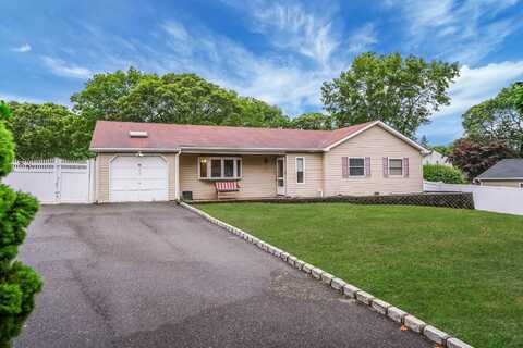 8 Peconic Lane, Selden, NY 11784