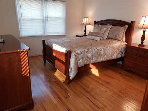 15-48 Waters Edge DR Drive, Bayside, NY 11360