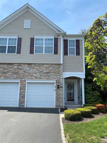 28 Torrey Pine Lane, Bay Shore, NY 11706